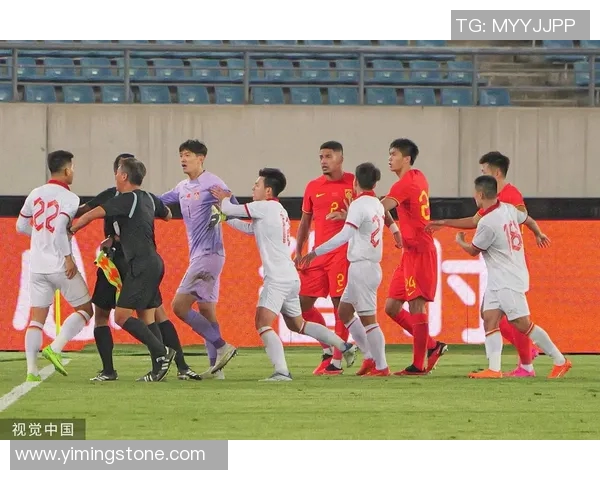 国足迎战乌兹别克斯坦球队全力争胜展现实力与信心